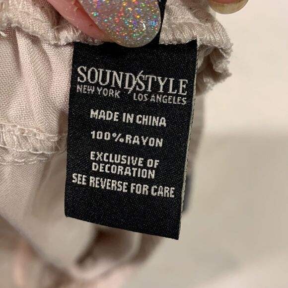 Sound/Style Size XL cream shorts with brown and tan embroidery down each side. - Picture 9 of 13